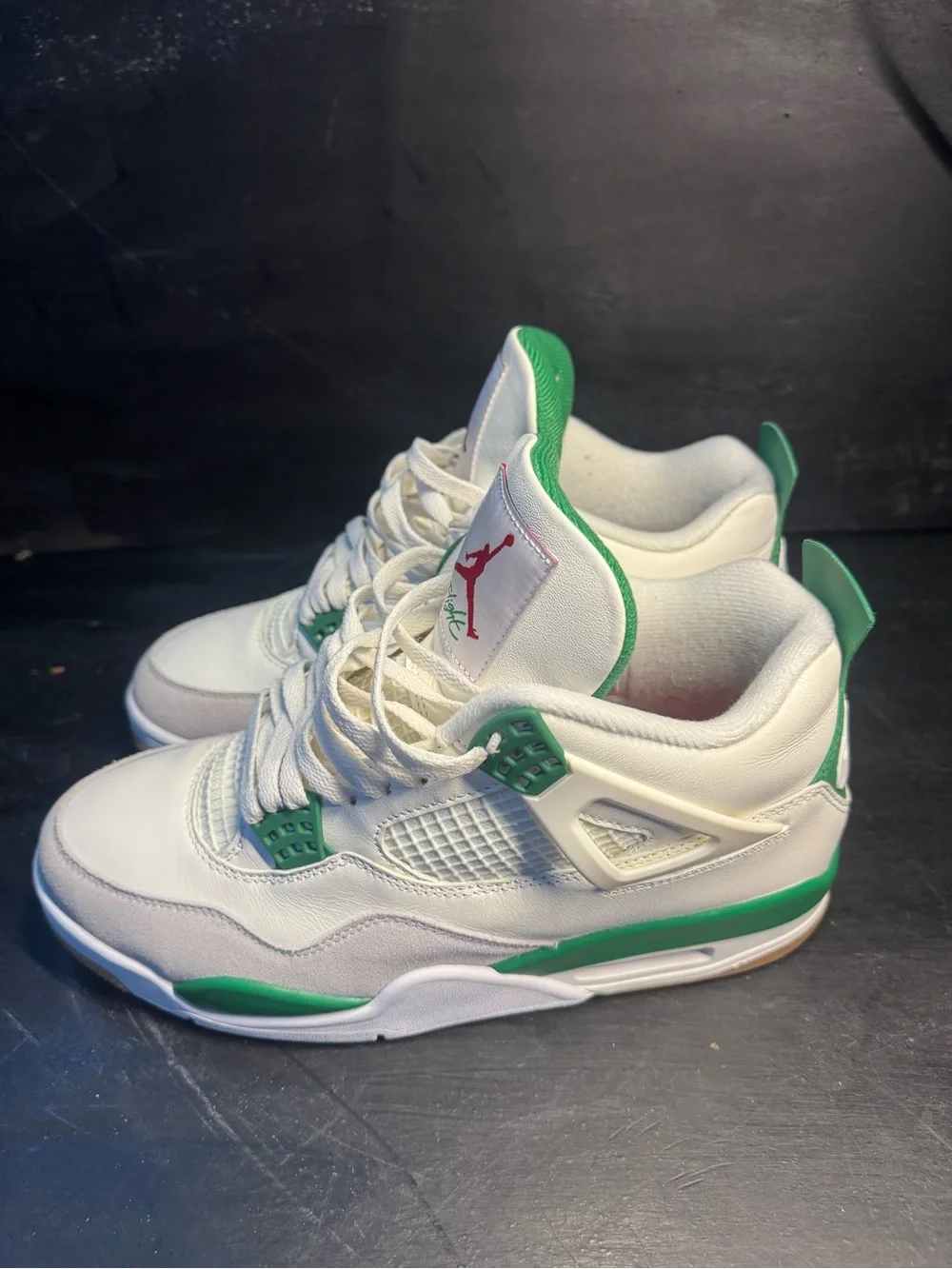 Jordan 4 pine green White and Green Retro Style Basketball Sneakers